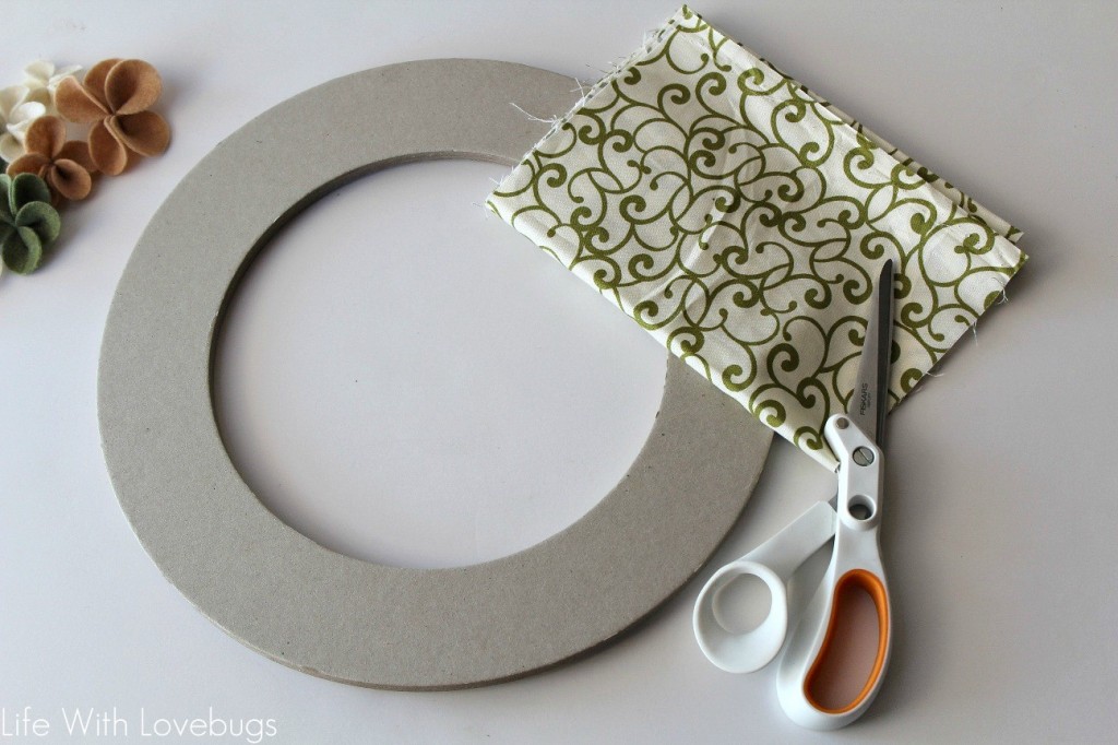 Fabric & Felt Wreath Tutorial 