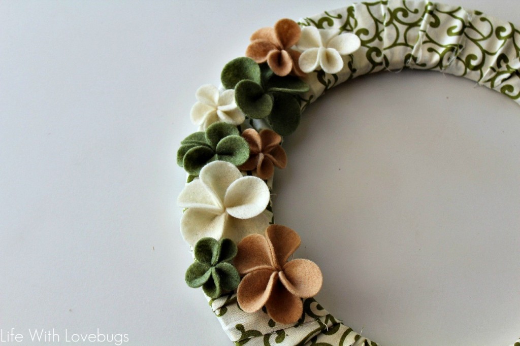 Fabric & Felt Wreath Tutorial 