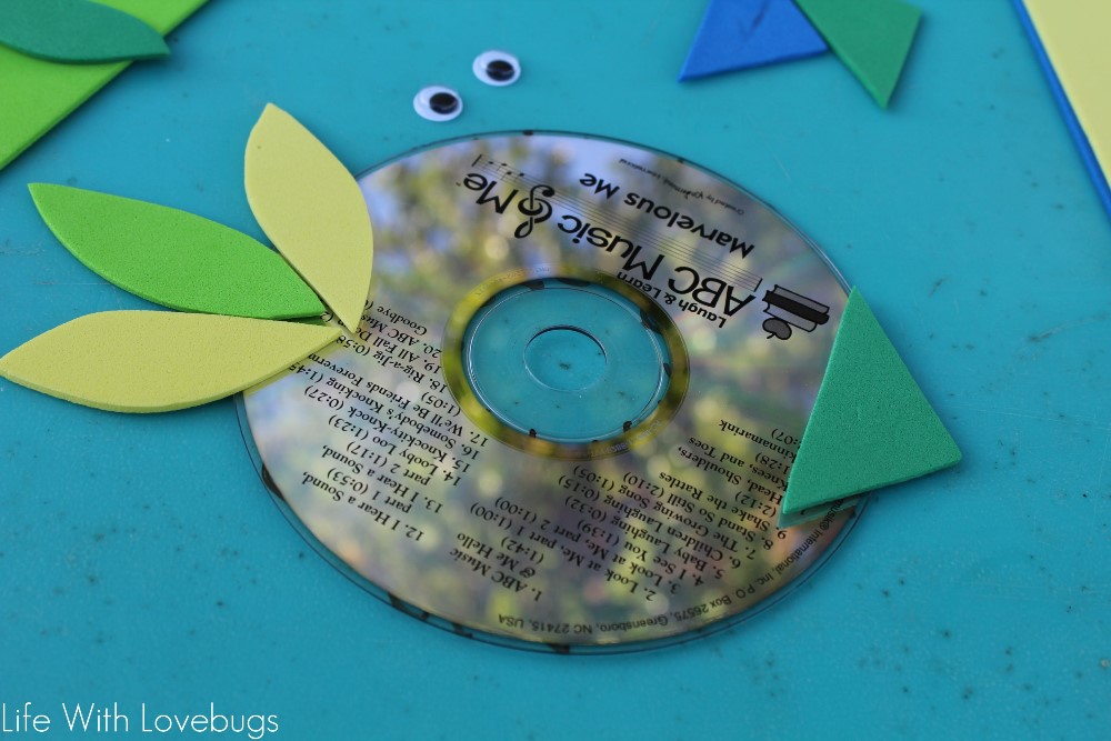 Kid's Upcycle Project - CD Rainbow Maker 