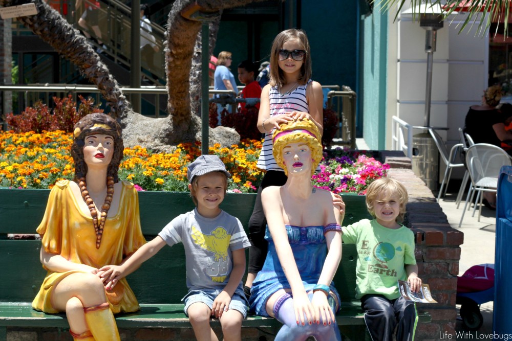 Knott's Berry Farm Ghost Town Live