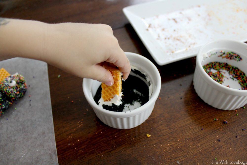 No-Bake Halloween Monster Cookies 