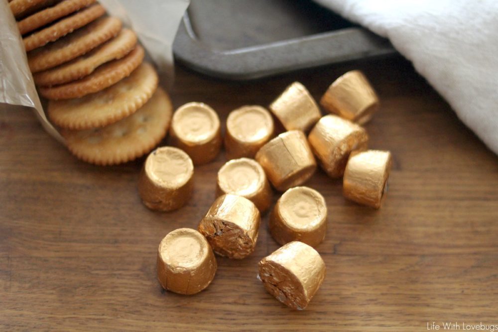 Rolo Stuffed Cracker Sandwich Cookies