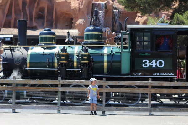 Knott's Berry Farm Ghost Town Live