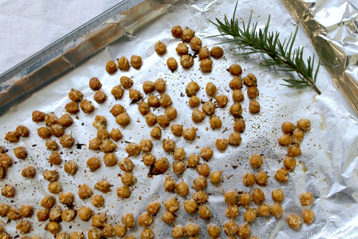 Crunchy Garlic Rosemary Chickpeas