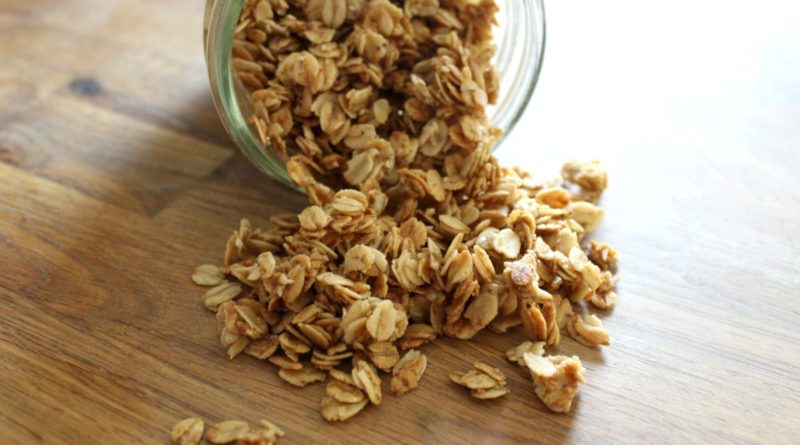 Easy Homemade 5 Ingredient Honey Granola